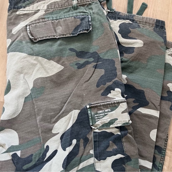 🔥OBEY CAMOUFLAGE UTILITY CARGO DISTRESSED PANTS - Picture 5 of 5